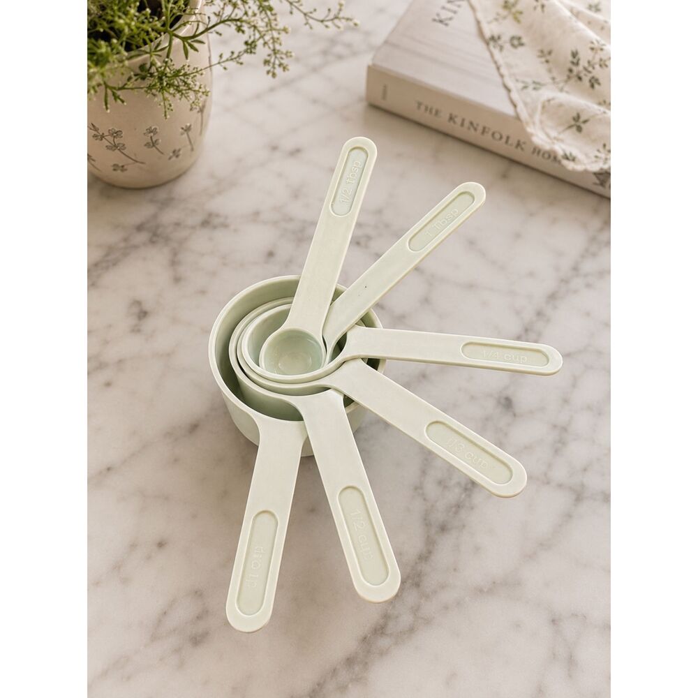 Plastic Measuring Cups & Spoons Set